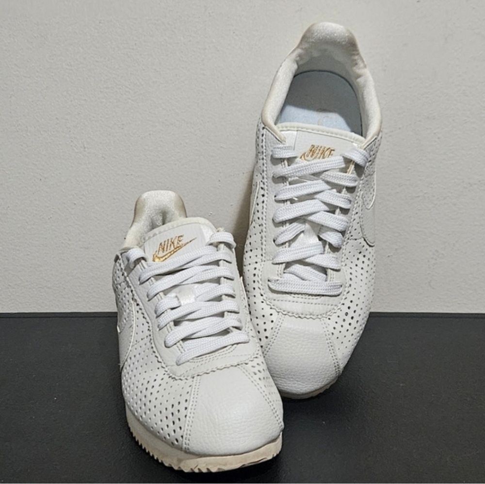 NikeCortez Classic women's/Beautiful x Powerful/White/Dorado AA1436-100/Size 7.5